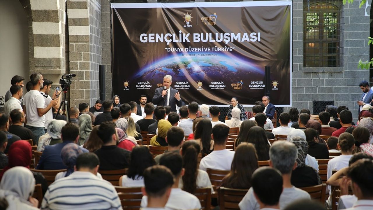 Yalçın'dan Gençlere Güçlü Türkiye Vurgusu