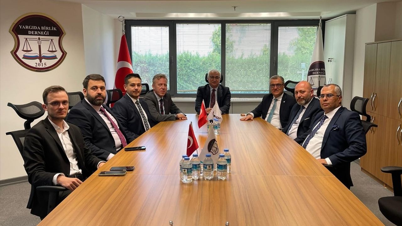 Yargıda Birlik Derneği ve Sakarya Üniversitesi'nden İnsan Hakları Protokolü