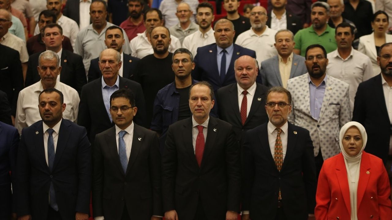 Yeniden Refah Partisi'nin Denizli Kongresi'nde Fatih Erbakan Tepkilerini Sürdürüyor