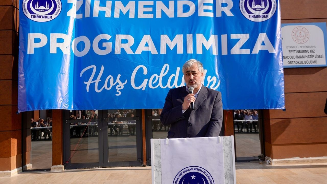 Zeytinburnu İmam Hatip Mezunları 10 Yıl Sonra Yeniden Buluştu