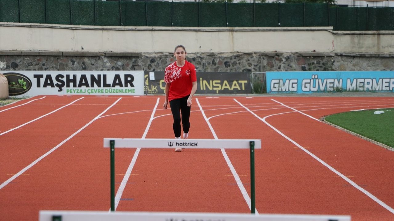 14 Yaşındaki Ayşe Nazlı Aydın, Atletizmde 50 Madalya Kazandı