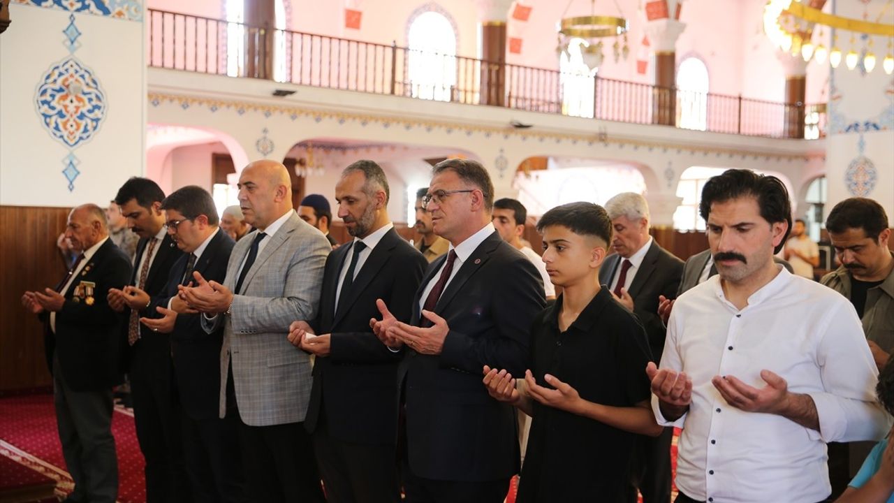 15 Temmuz Şehidi Halil Hamuryen Kabri Başında Anıldı