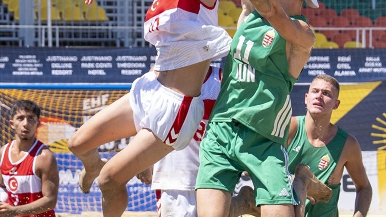 17 Yaş Altı EHF Avrupa Plaj Hentbol Şampiyonası Antalya'da Başlıyor
