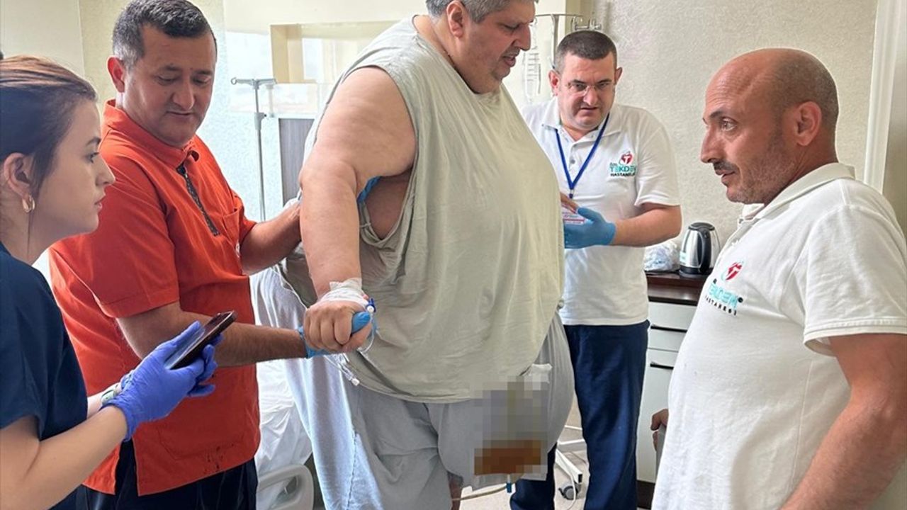 310 Kilogramlık Hastaya Tüp Mide Ameliyatı: Sağlığına Kavuştu