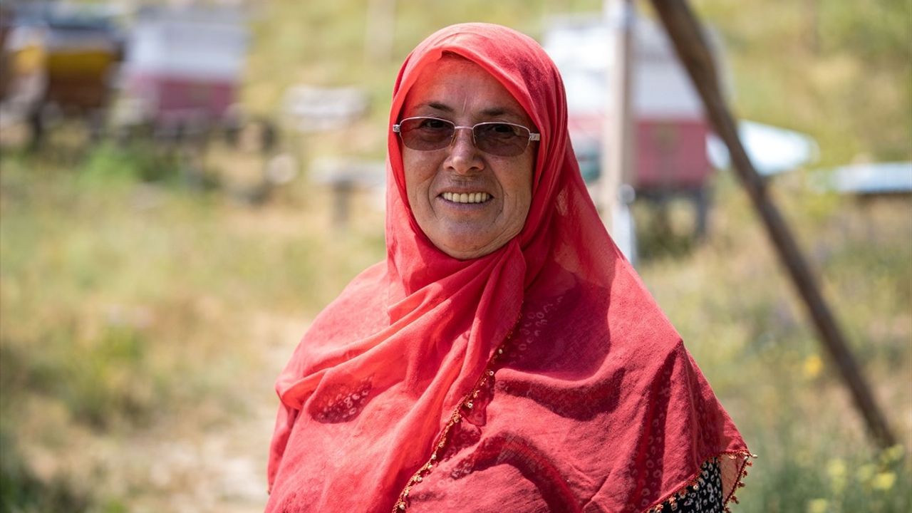 38 Yıldır Arıcılık Yapıyor: Bayram Ali Akyıldız'ın Hikayesi