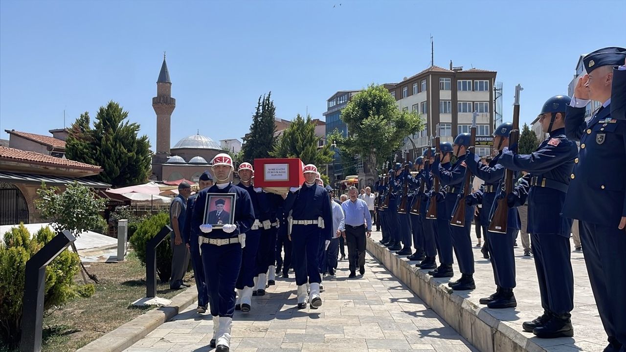 93 Yaşındaki Kore Gazisi Zübeyir Köse'nin Cenazesi Defnedildi