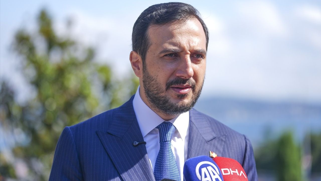 Abdullah Özdemir, 15 Temmuz Şehitler Anıtı'nı Ziyaret Etti