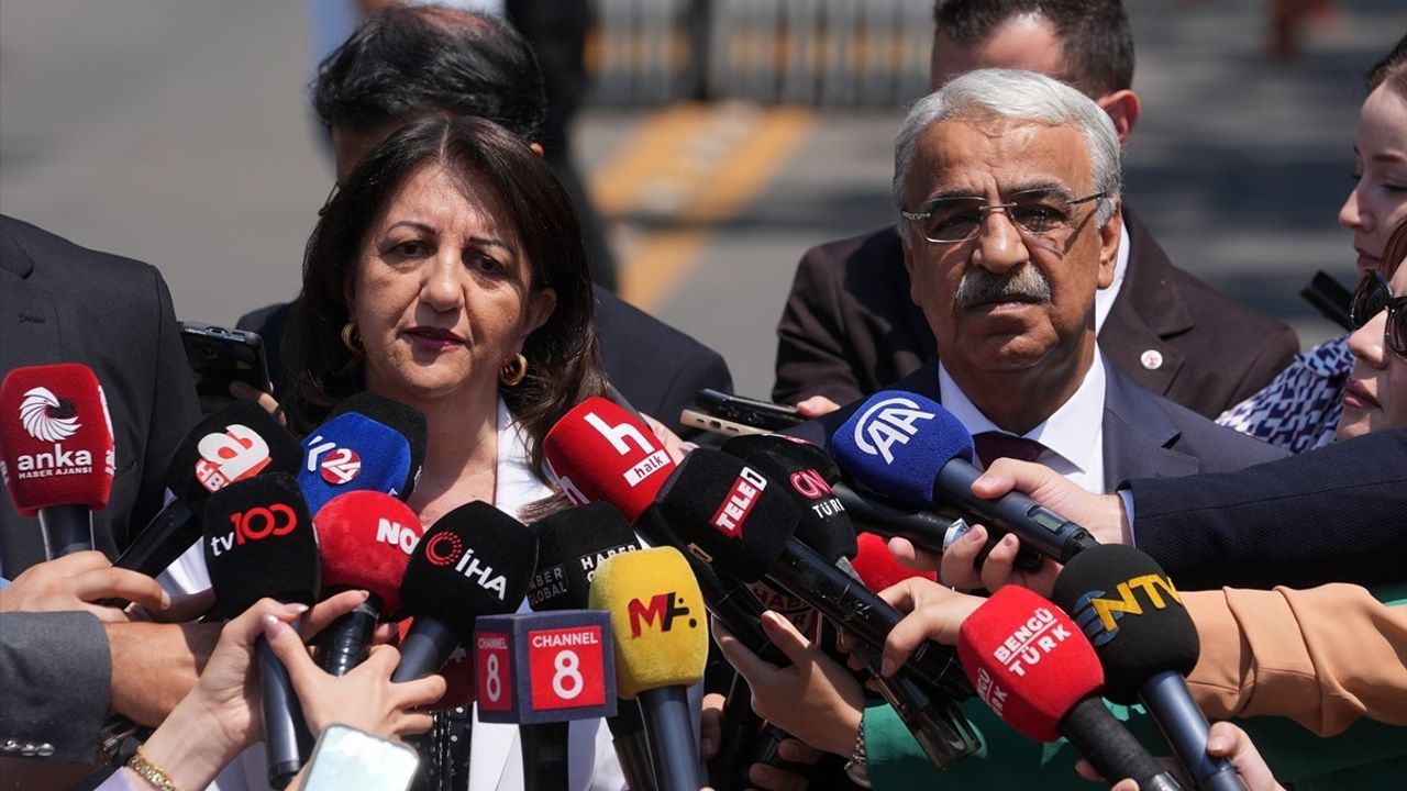 Adalet Bakanı Tunç, DEM Parti Heyetiyle Görüştü
