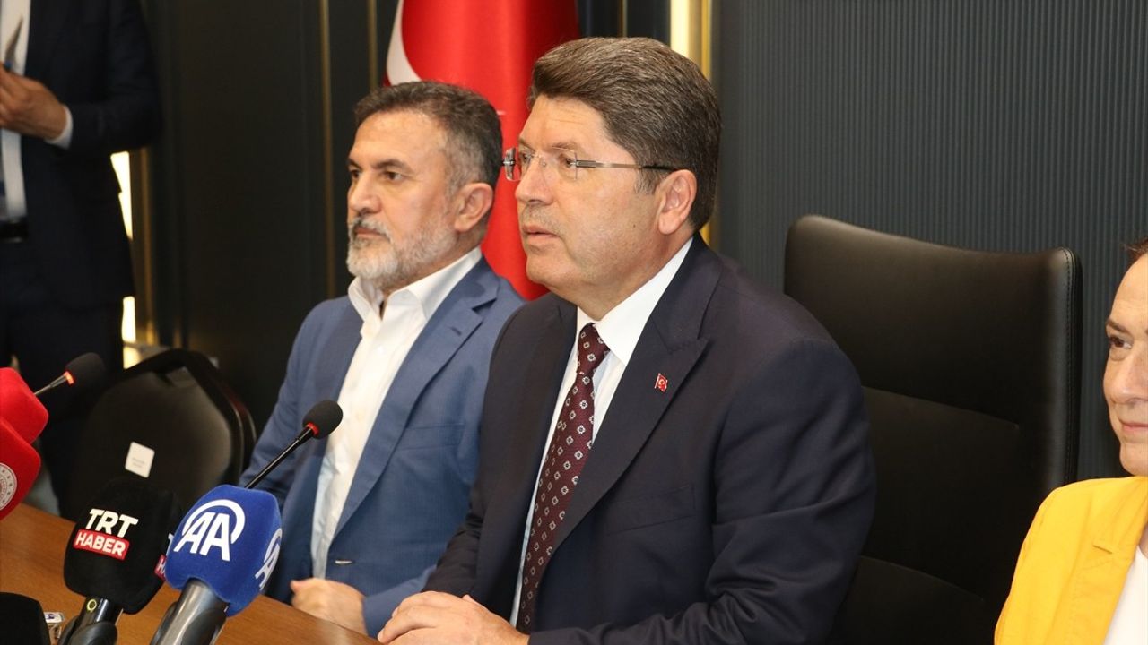 Adalet Bakanı Yılmaz Tunç'tan Mahkeme Vurgusu ve Yangın Felaketi Mesajı
