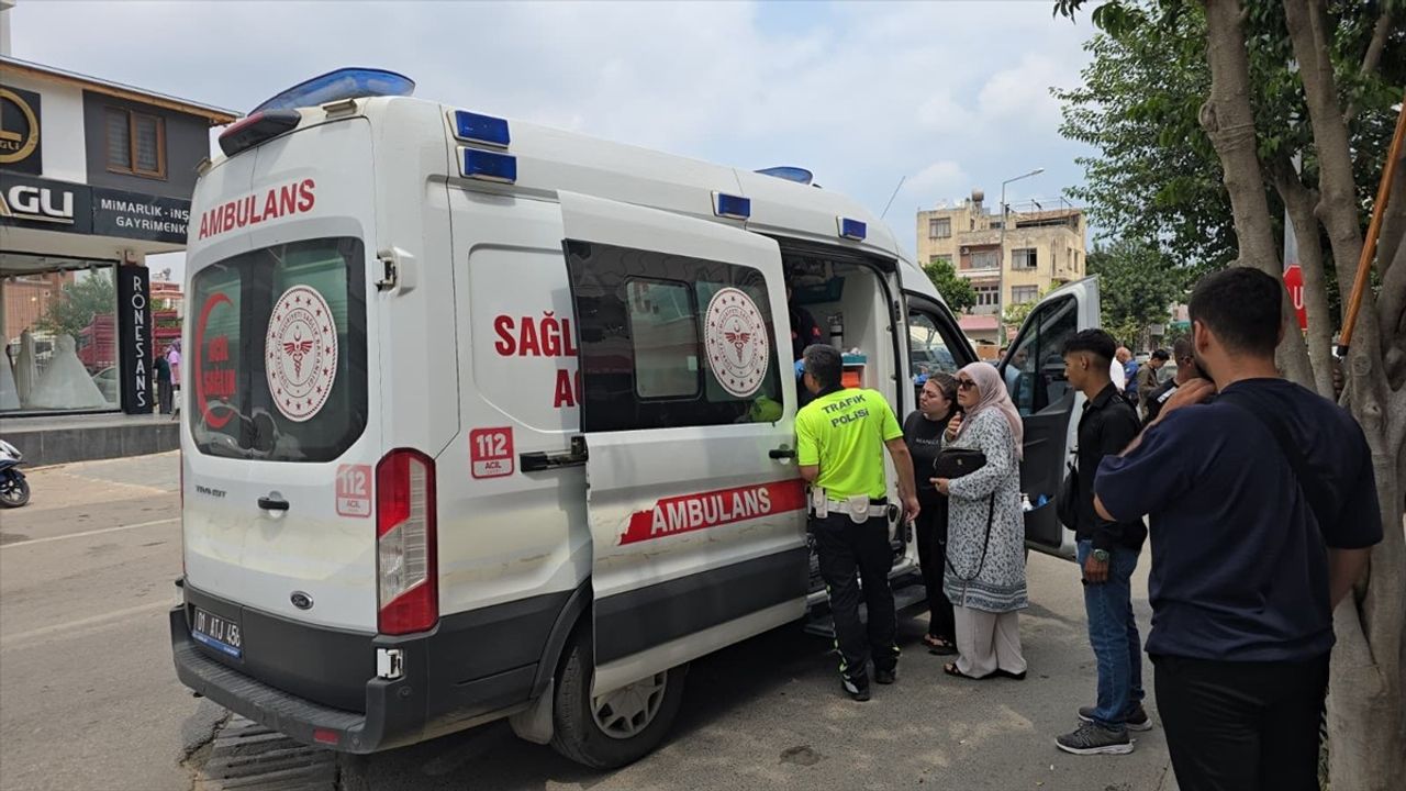 Adana'da Trafik Kazası: Güvenlik Kamerasında Anbean Kaydedildi