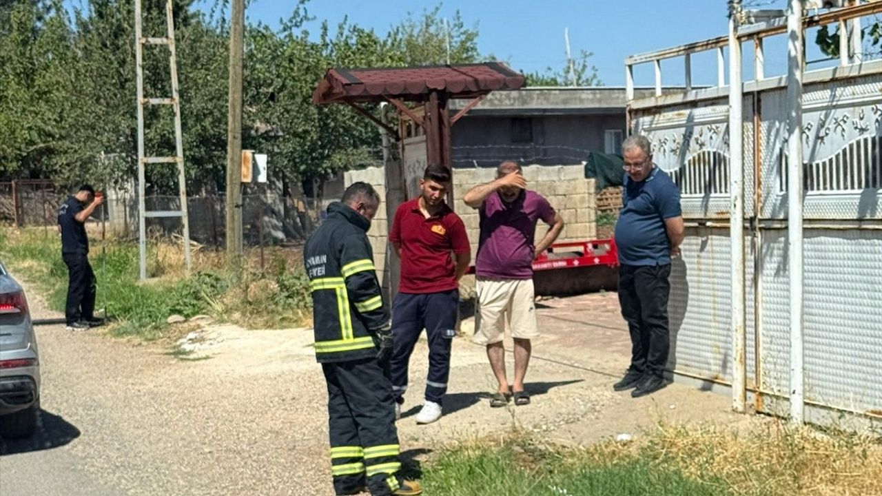 Adıyaman'da Mutfağa Giren Yılan İtfaiye Tarafından Yakalandı