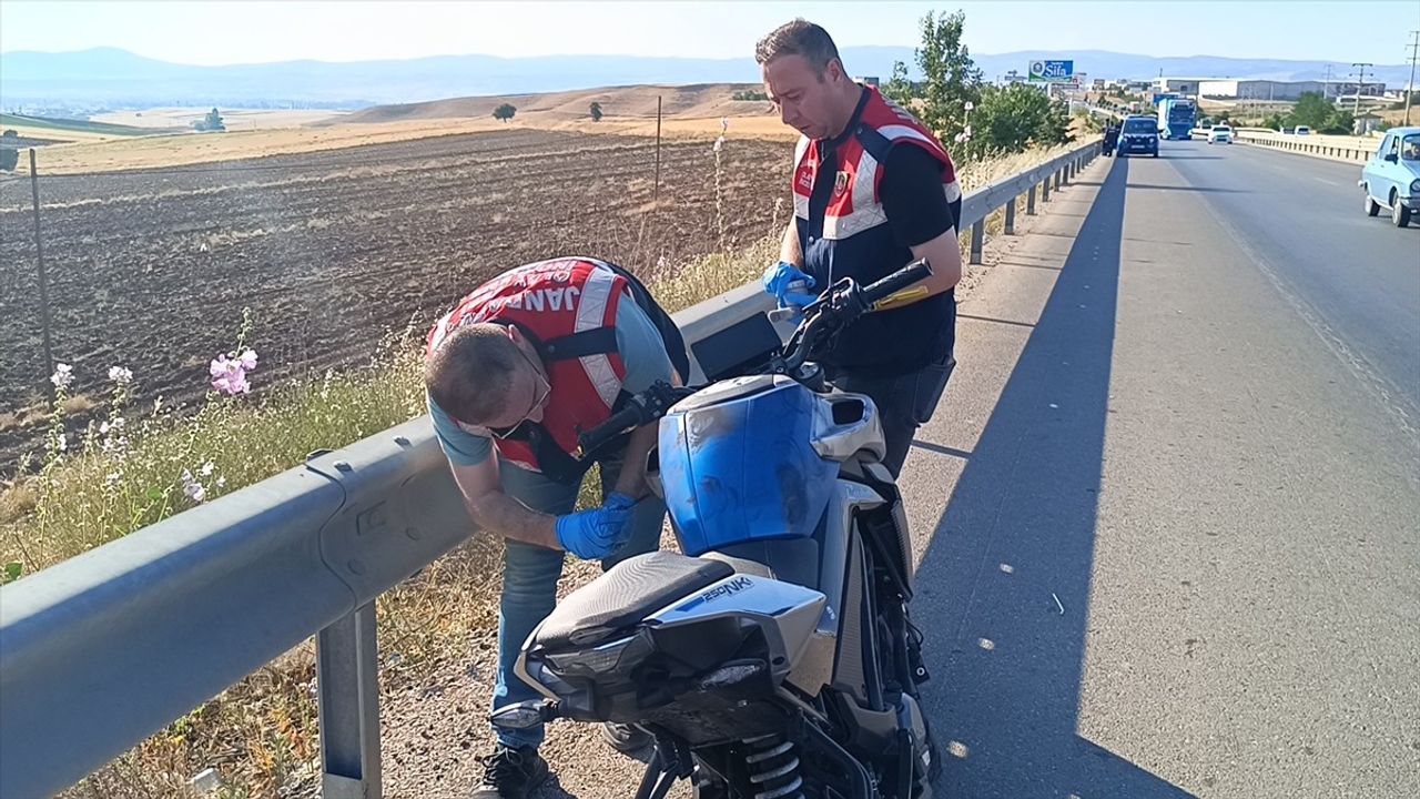 Afyonkarahisar'da Motosiklet Kazası: 1 Ölü, 1 Yaralı