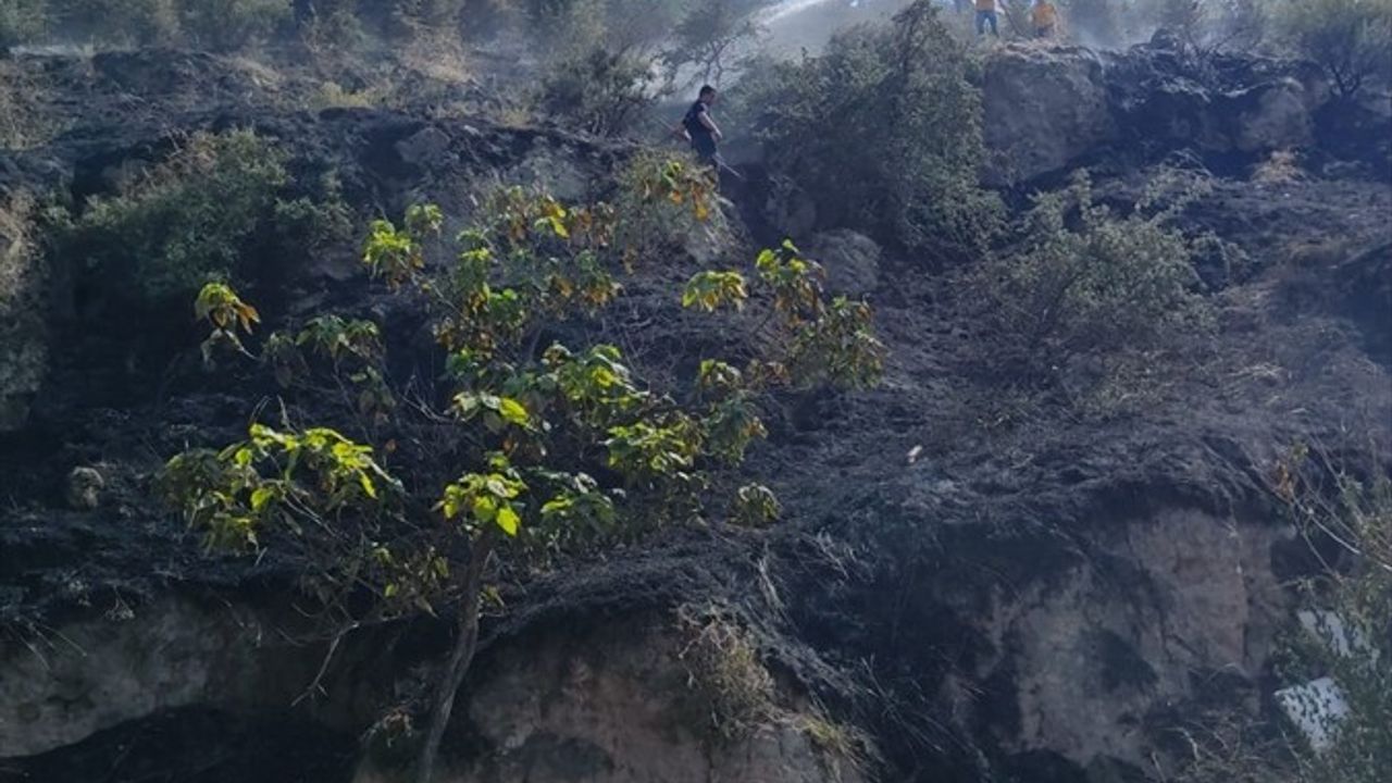 Afyonkarahisar'da Yangın Kontrol Altına Alındı
