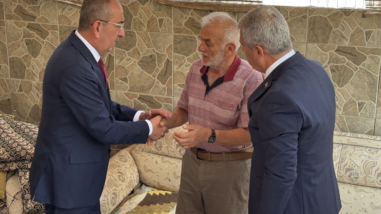 Afyonkarahisar'daki Orman Yangınında Şehit Olan İtfaiyeci