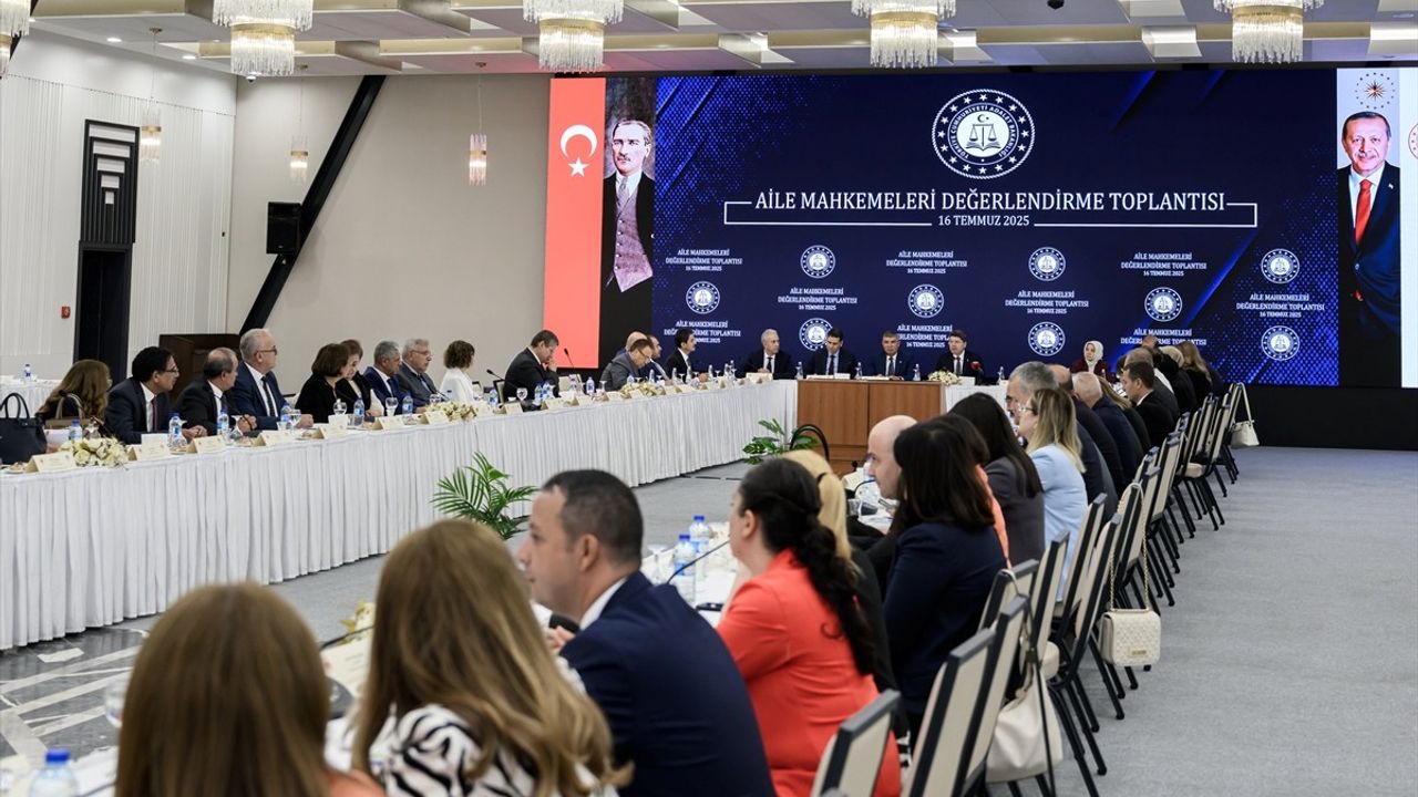 Aile Mahkemeleri Değerlendirme Toplantısı