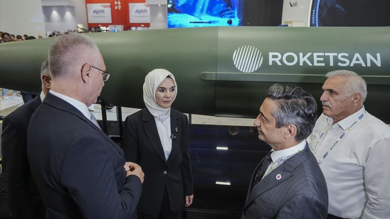Aile ve Sosyal Hizmetler Bakanı Göktaş, IDEF 2025'i Ziyaret Etti