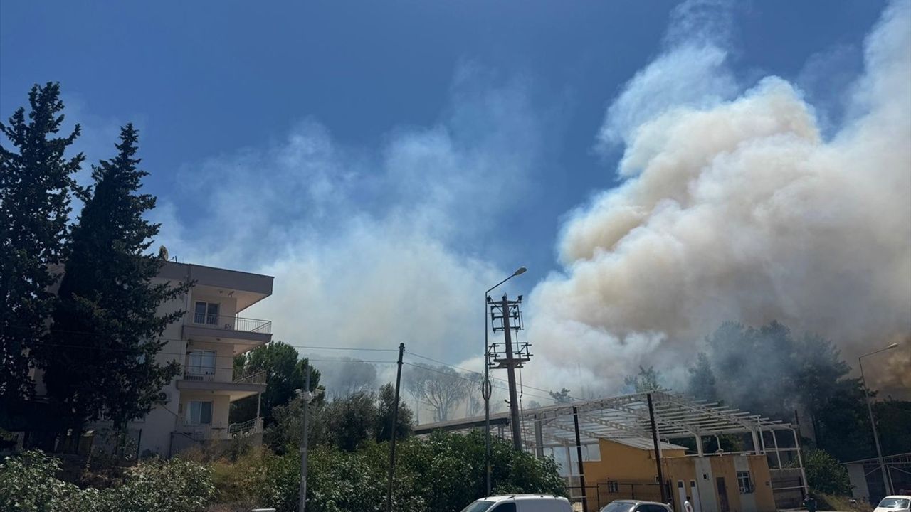 Aksu'da Yangın Kontrol Altına Alınmaya Çalışılıyor