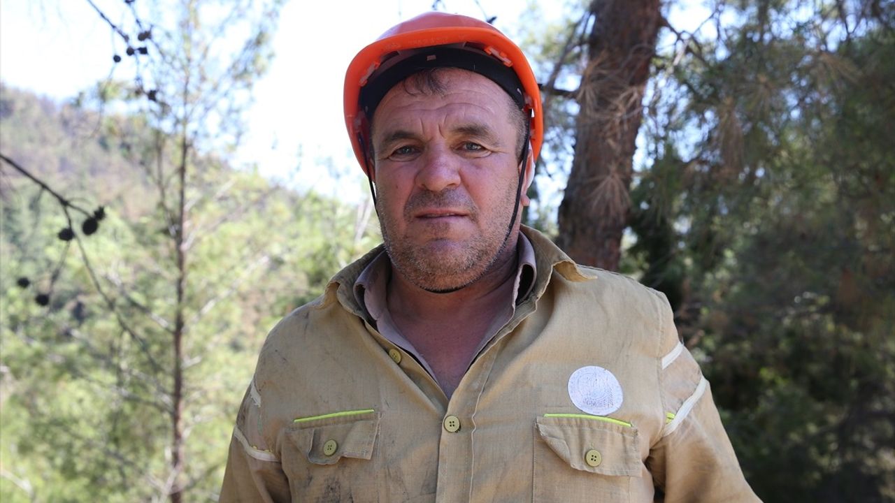 Alev Savaşçıları Hatay'da Yangınla Mücadele Ediyor