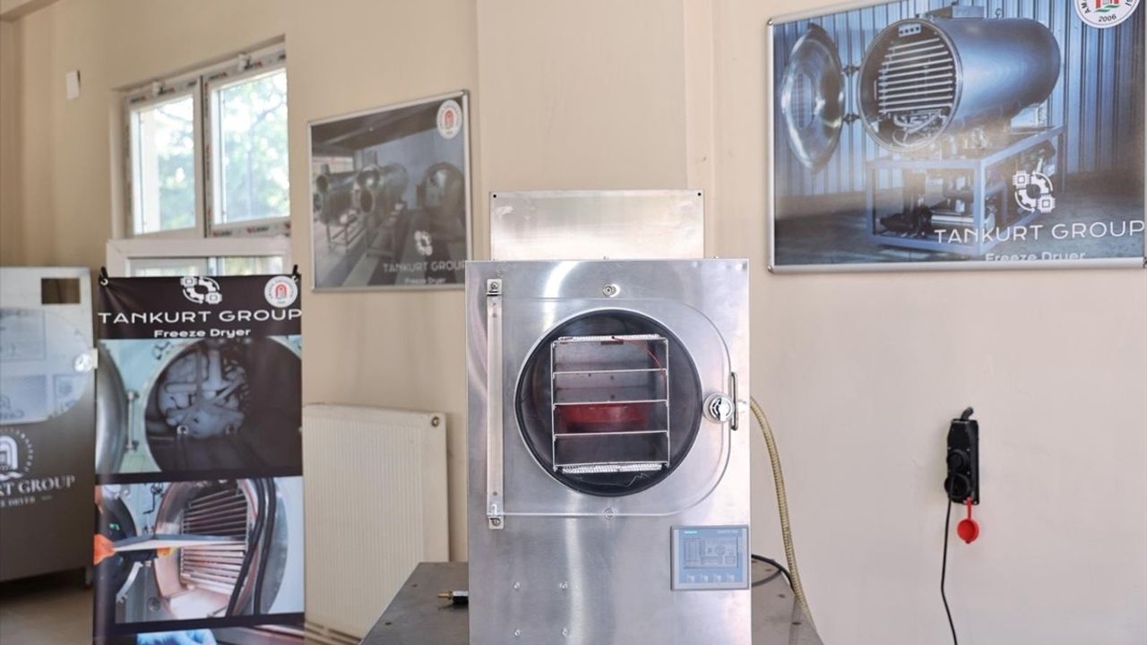 Amasya'da Yerli Dondurarak Kurutma Makinesinin Üretim Tesisi Açıldı