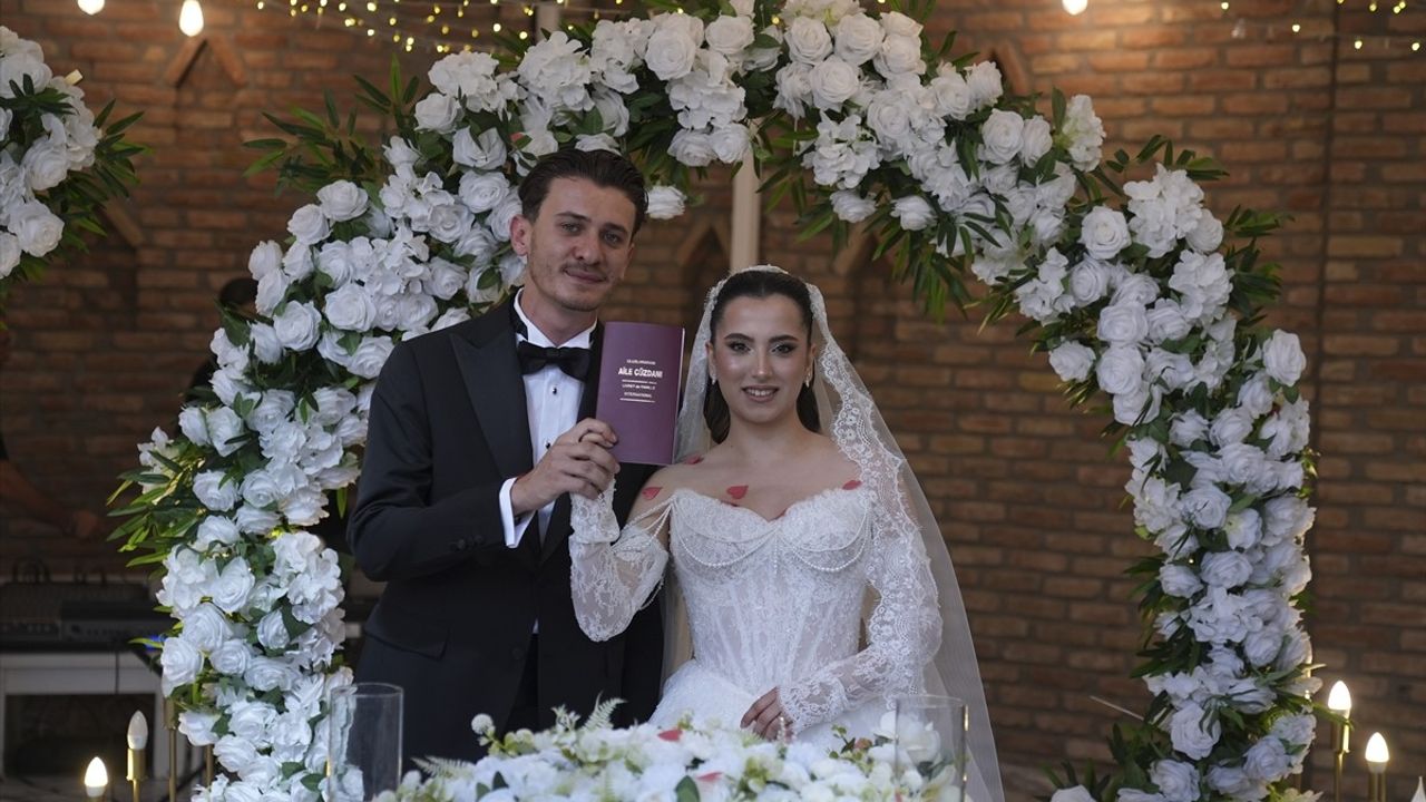 Anadolu Ajansı Muhabirlerinin Düğün Töreni