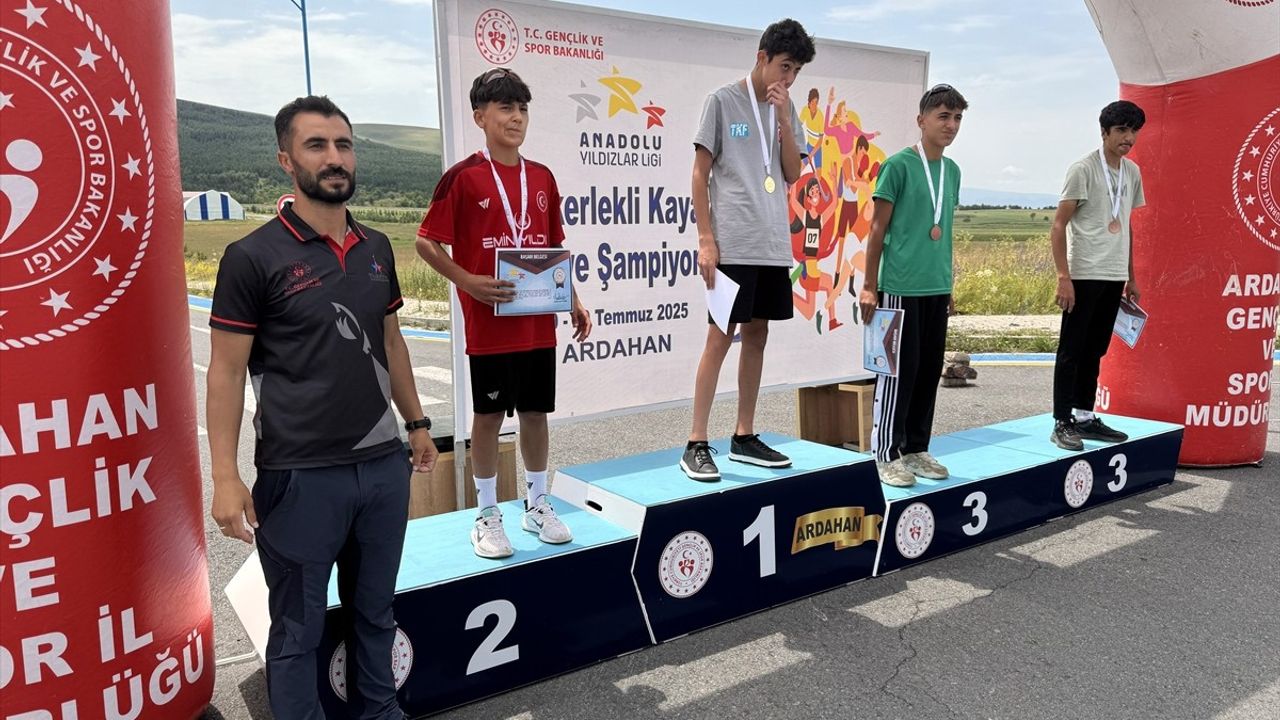 Anadolu Yıldızlar Ligi Tekerlekli Kayak Şampiyonası Ardahan'da Tamamlandı