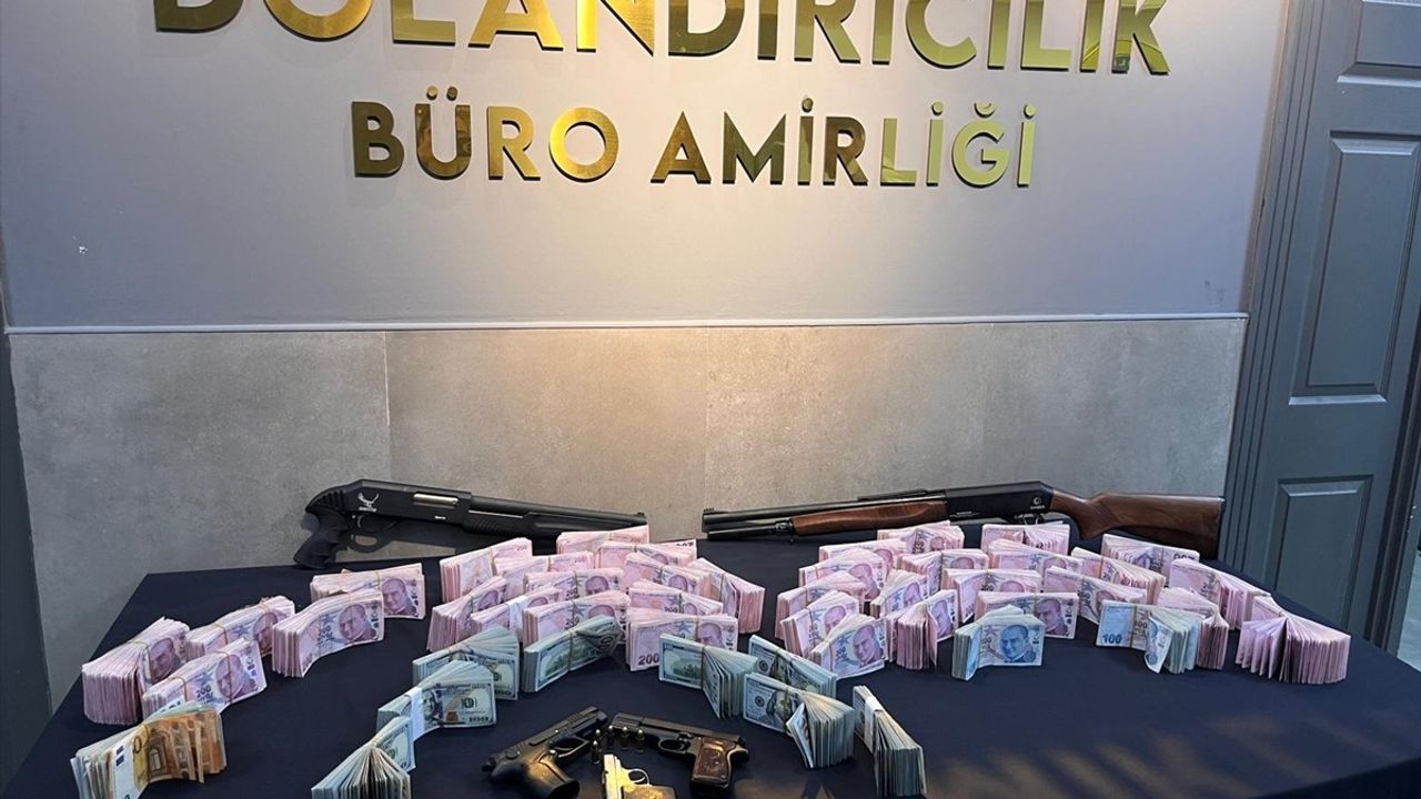 Ankara'da Kadın Profilleri Üzerinden Dolandırıcılık Operasyonu