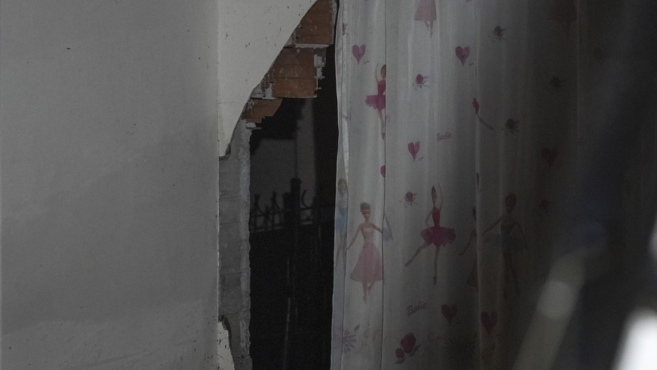 Ankara'da Sağanak Felaketi: Duvar Yıkıldı, 1 Yaralı