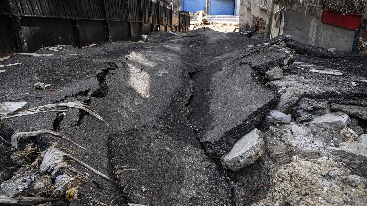 Ankara'da Sel Felaketi: Düğün Hazırlığı Yapan Aileler Zor Anlar Geçirdi