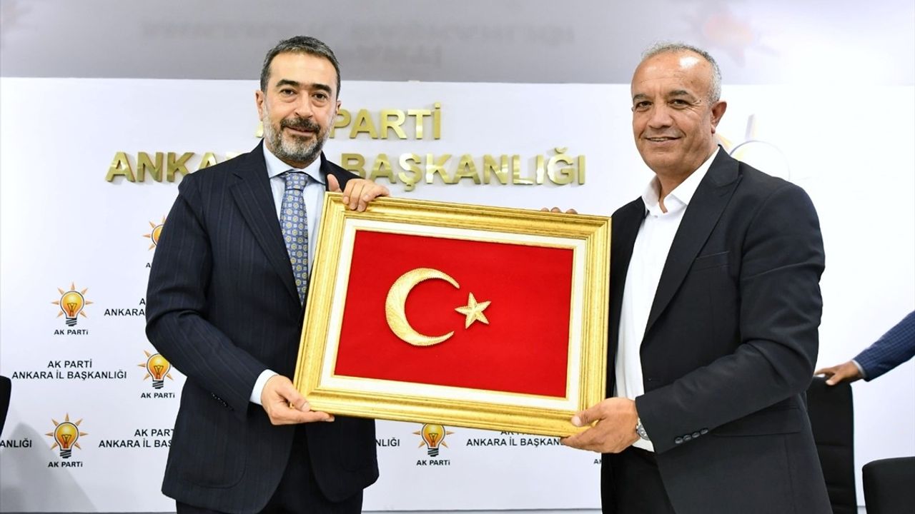 Ankara Minibüsçüler Esnaf Odası'ndan AK Parti'ye Teşekkür Ziyareti
