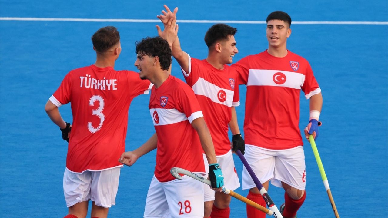 Antalya'da Avrupa Hokey 18 Yaş Altı Şampiyonası Klasman II Başladı