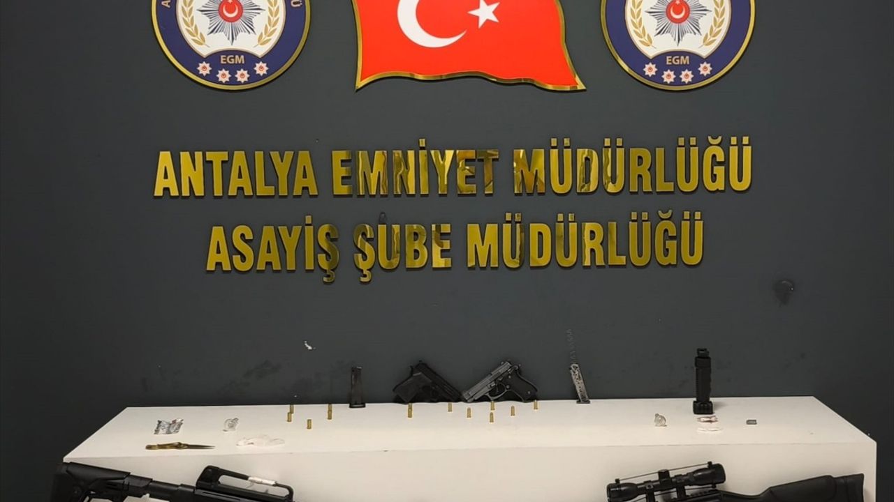 Antalya'da Gece Avı Operasyonu: 20 Tutuklama