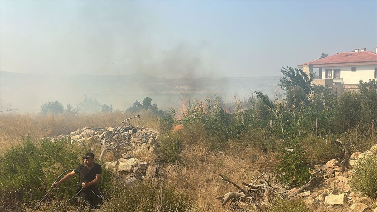 Antalya'daki Orman Yangınlarına Müdahale Devam Ediyor
