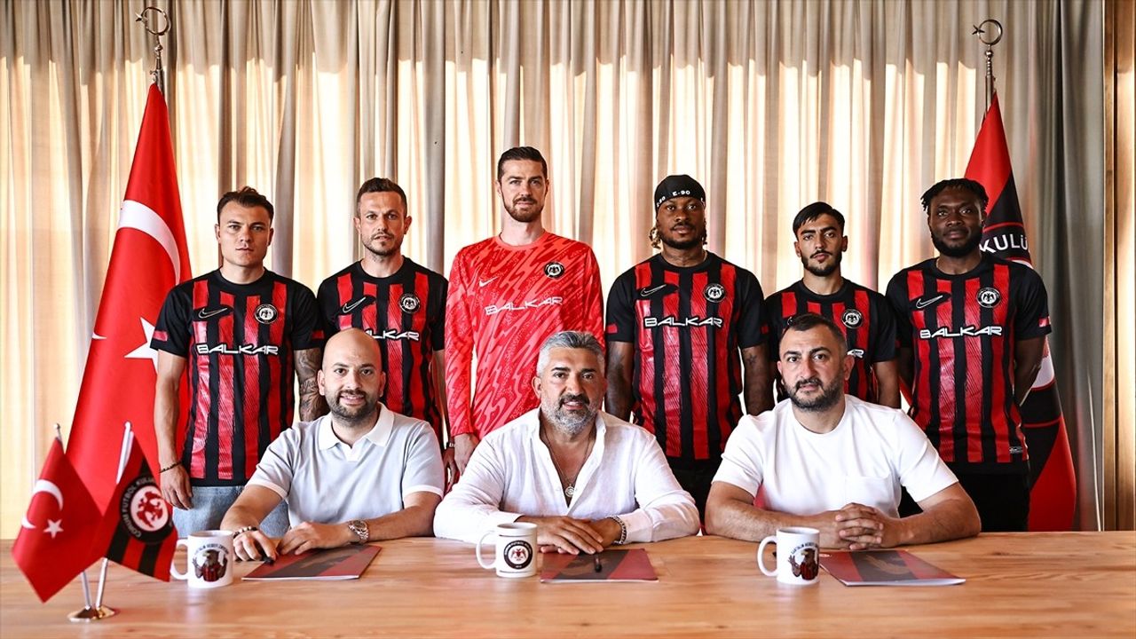 Arca Çorum FK, 6 Yeni Futbolcuyla Sözleşme İmzaladı