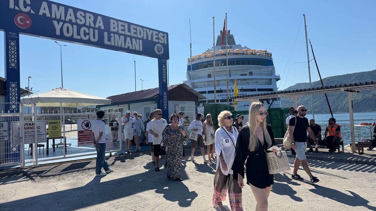 Astoria Grande Kruvaziyeri Amasra'ya Geldi