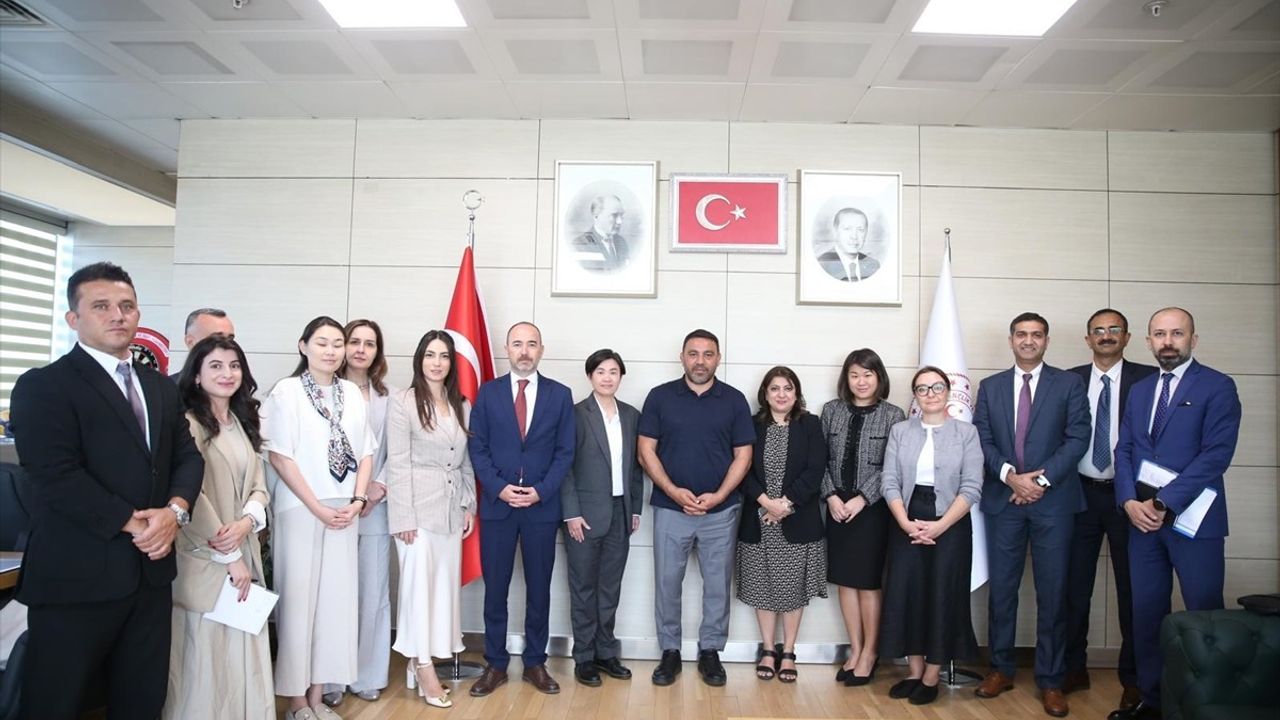 Asya Kalkınma Bankası Heyetinden Gençlik ve Spor Bakanlığı Ziyareti