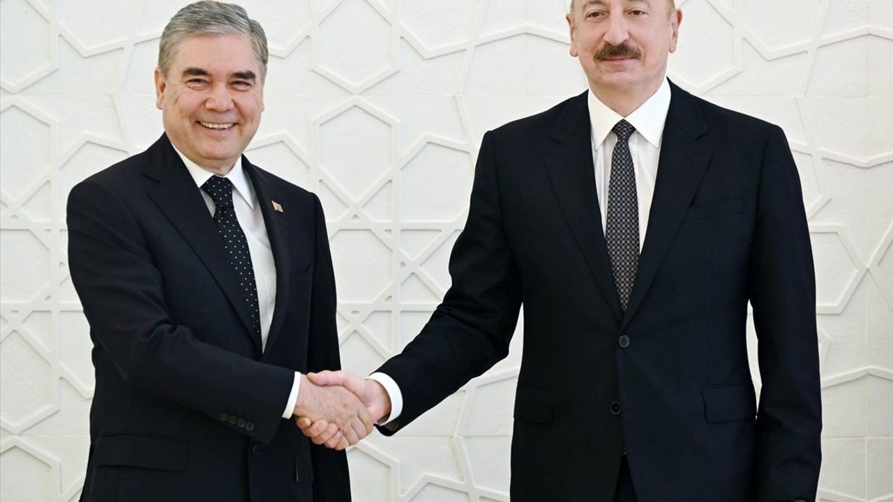 Azerbaycan ve Türkmenistan Arasındaki Kardeşlik İlişkileri Güçleniyor