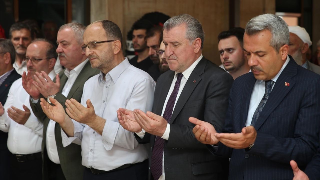 Bakan Bak, Hızır Ayar'ın Cenaze Töreninde