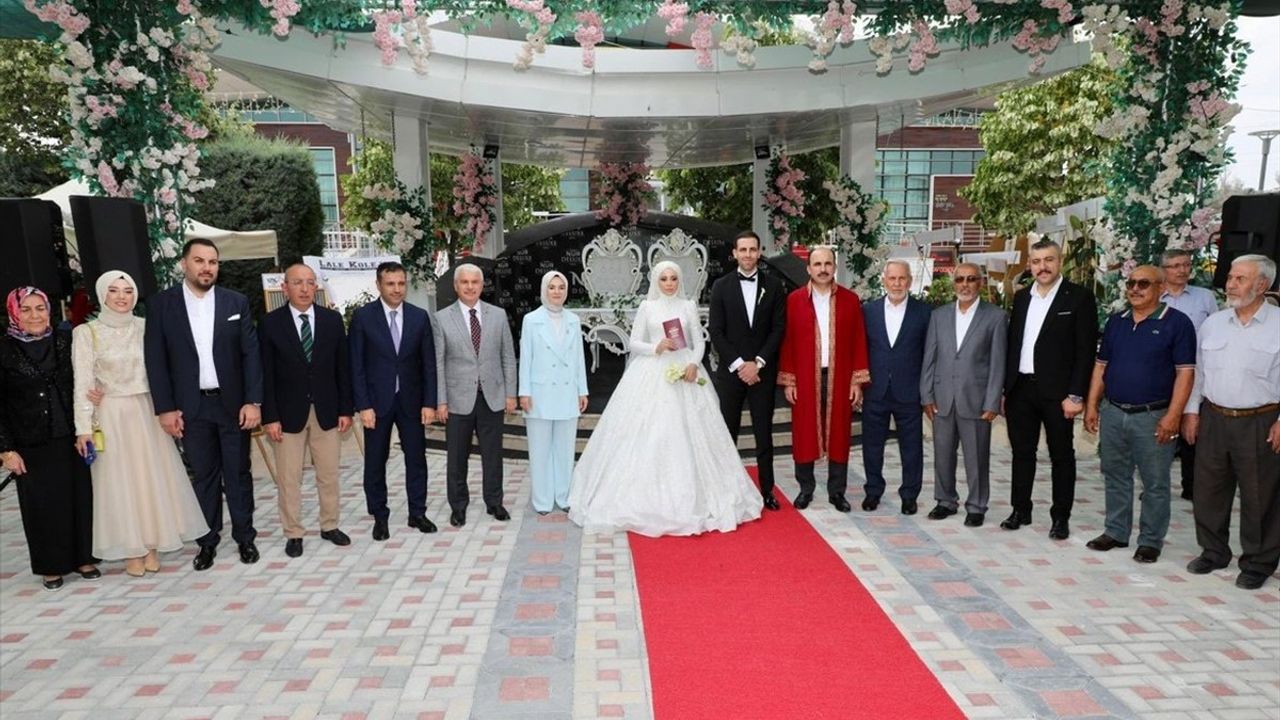 Bakan Göktaş, Konya'da AK Parti Toplantısına Katıldı