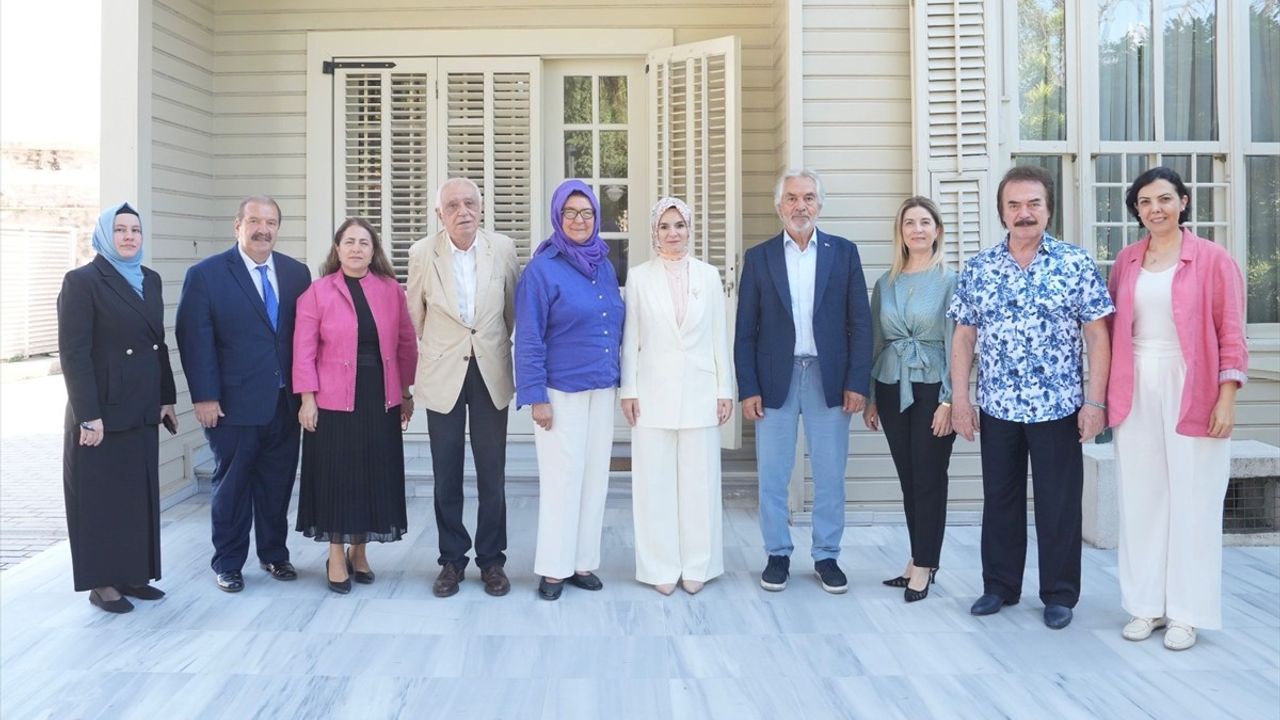 Bakan Göktaş, Kültür ve Sanat Politikaları Kurulu ile Toplantıda