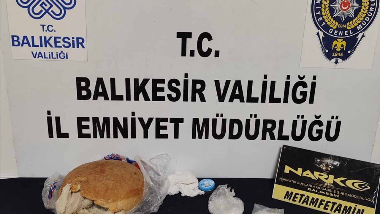 Balıkesir'de Ekmeğin İçine Gizlenmiş Uyuşturucu Ele Geçirildi