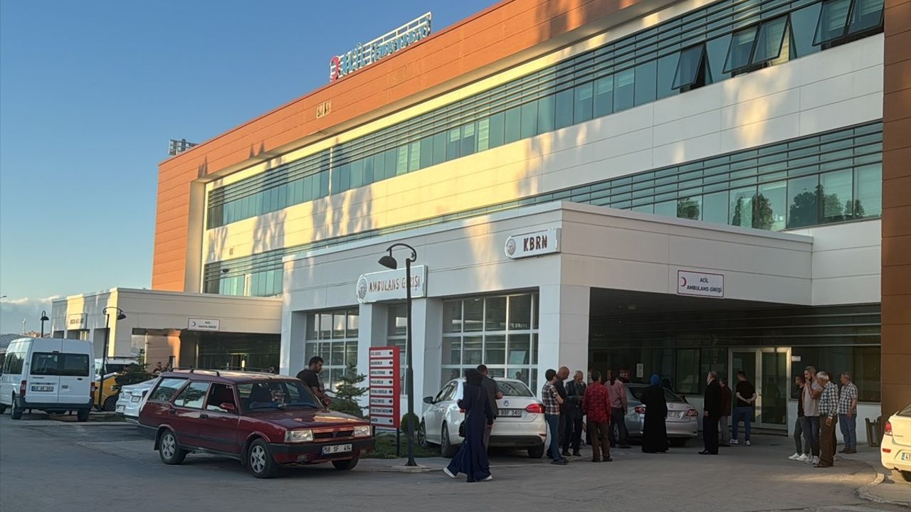 Bayburt'ta Kamyonet Kazası: 3 Yaşındaki Çocuk Hayatını Kaybetti