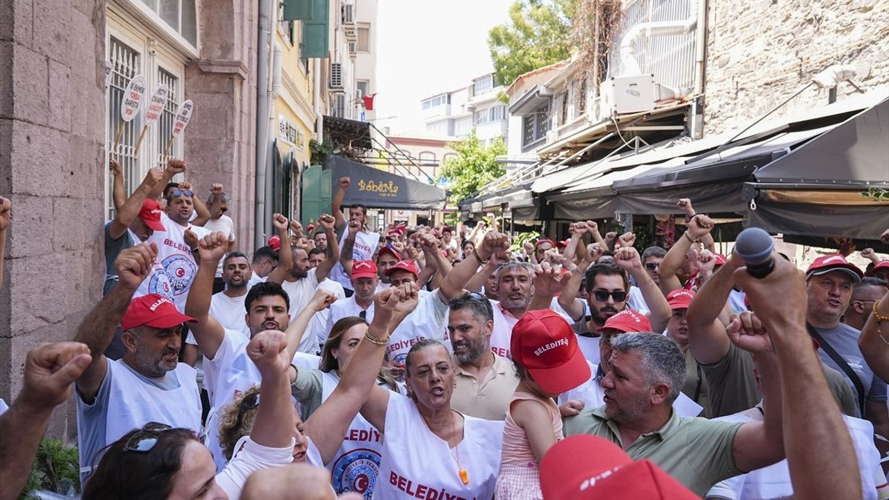 Belediye-İş'ten İzmir'deki İşten Çıkarılan İşçilere Destek