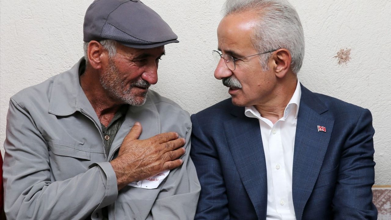 Bitlis Şehidini Anmak: Bakan Uraloğlu'ndan Taziye Ziyareti