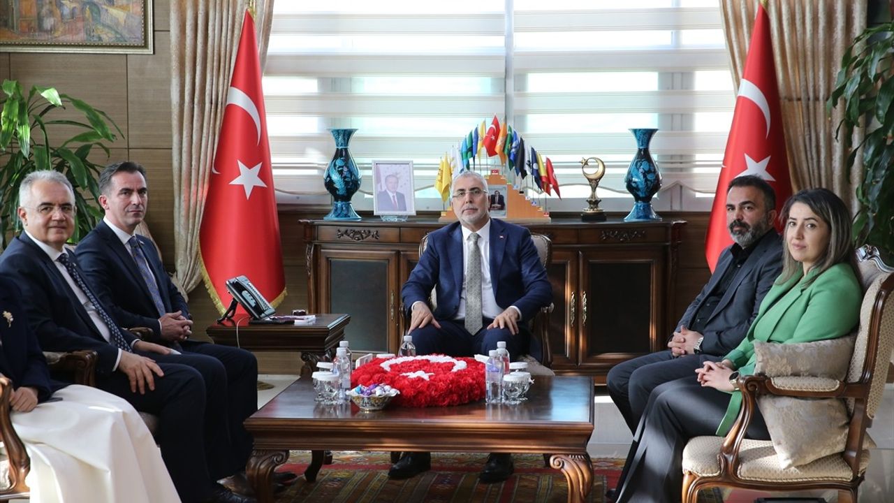 Bitlis'te Çalışma Hayatı Buluşmaları: Terörsüz Türkiye Süreci Vurgusu