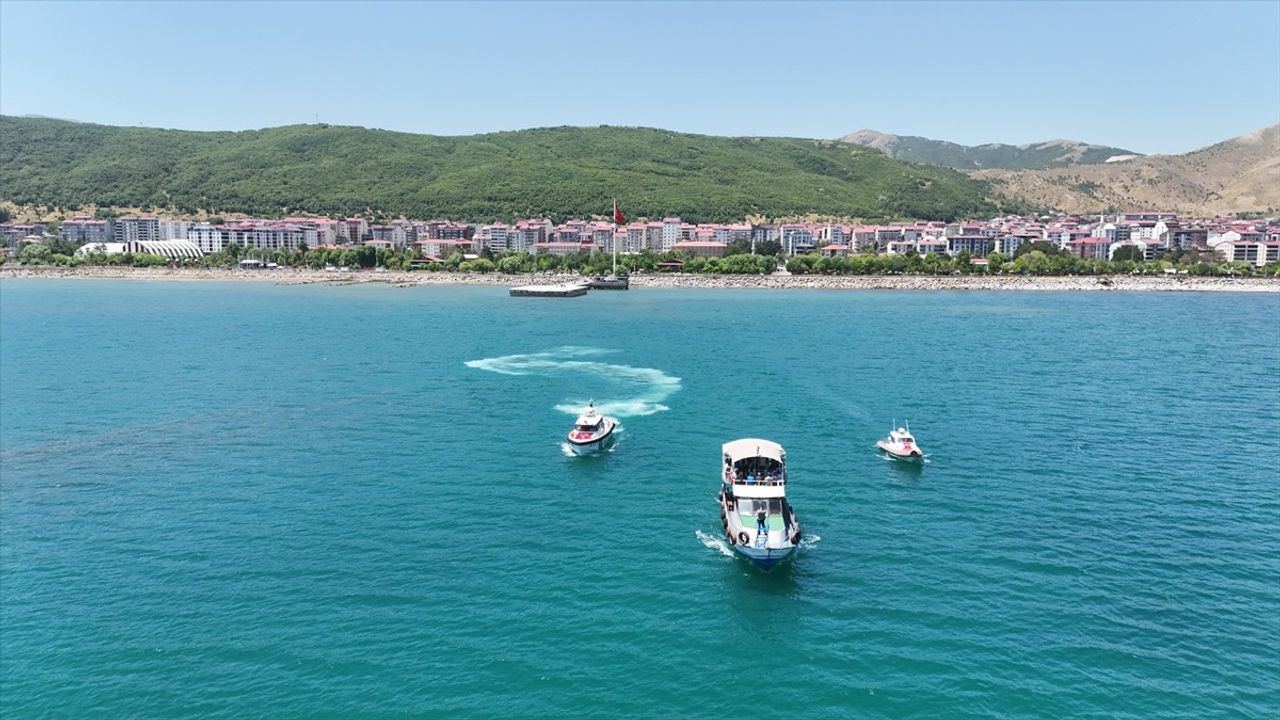 Bitlis'te Denizcilik ve Kabotaj Bayramı Coşkuyla Kutlandı
