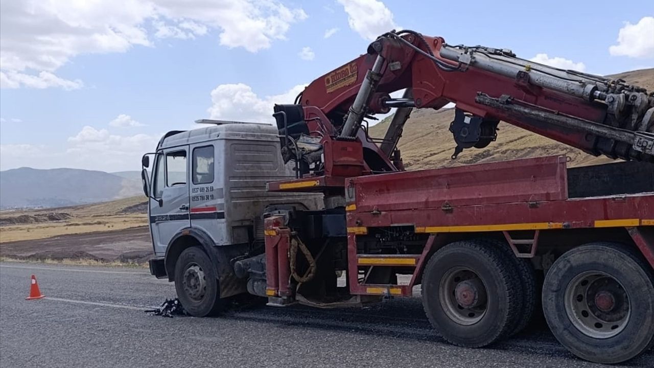 Bitlis'te Düğün Konvoyunda Motosiklet Kazası