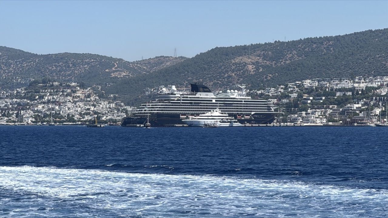 Bodrum'a 734 Yolcu Getiren Explora I Kruvaziyeri