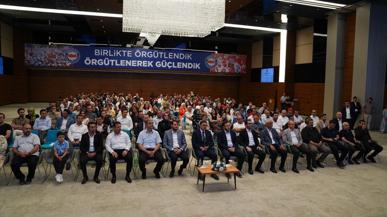 Buğday Tanesi Filminin Gösterimi Memur-Sen'de Gerçekleşti