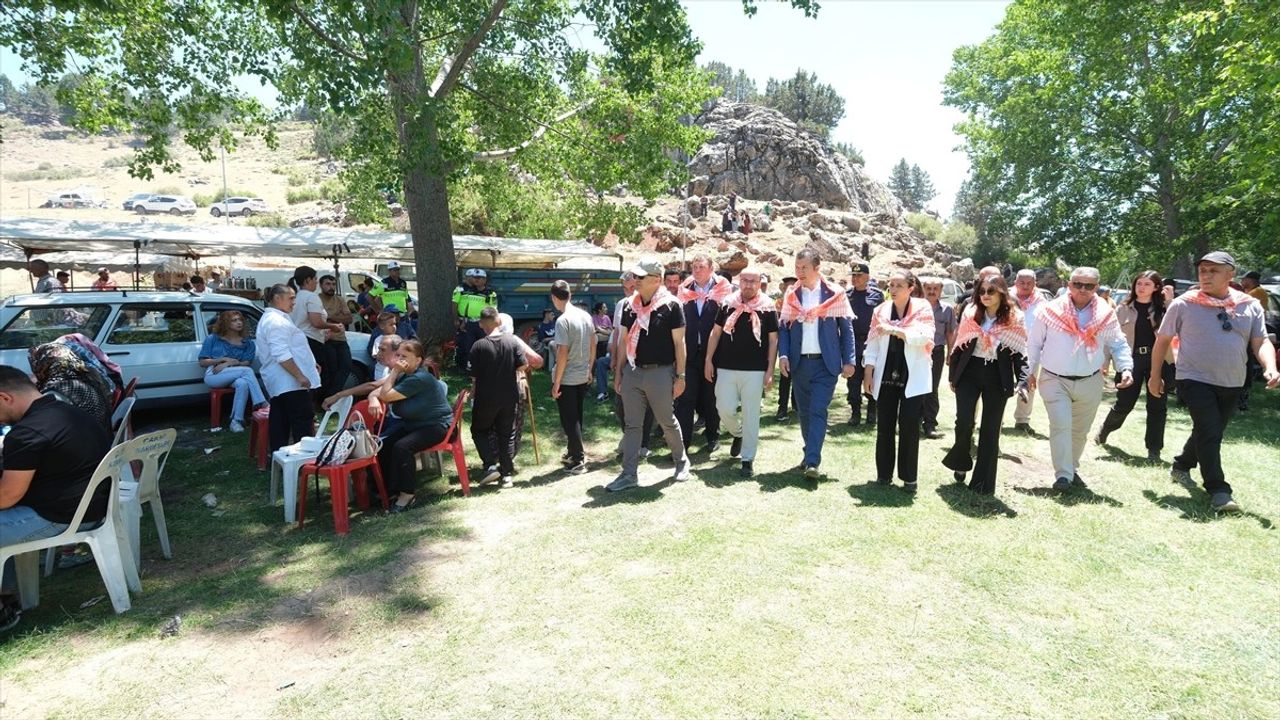 Burdur'da Cura, Domates ve Yayla Şenlikleri Coşkusu