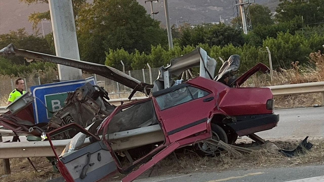 Bursa'da Trafik Kazası: Genç Sürücü Hayatını Kaybetti